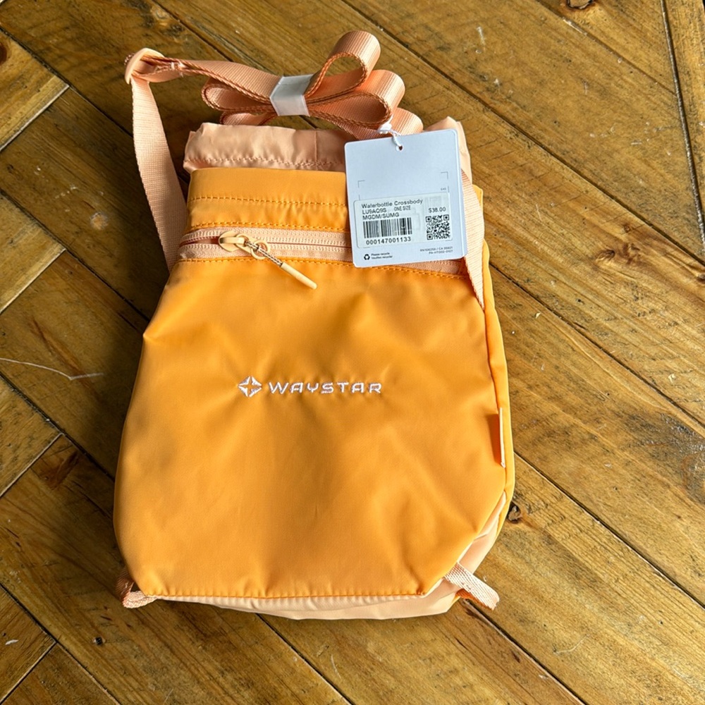 Lululemon crossbody water bottle bag